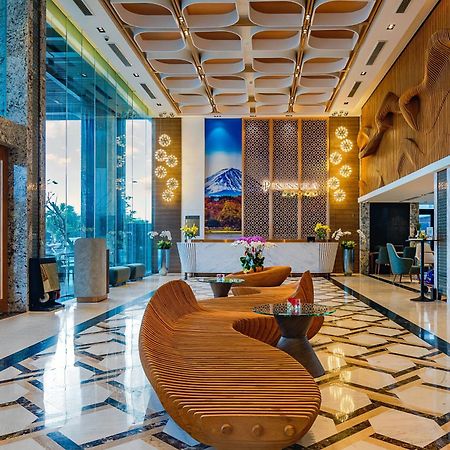 Peninsula Hotel Danang Екстер'єр фото