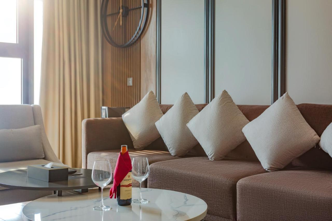 Peninsula Hotel Danang Екстер'єр фото