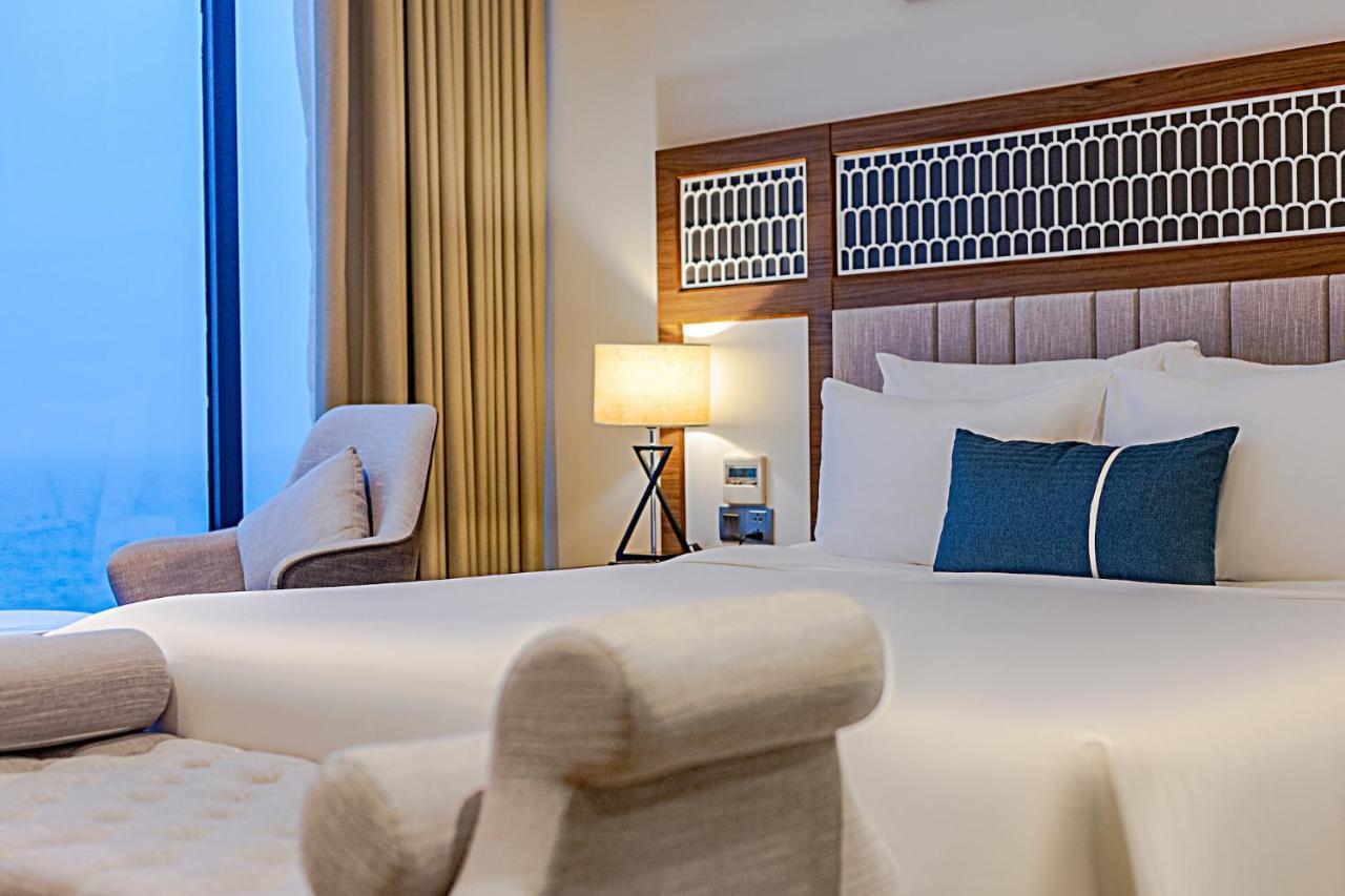 Peninsula Hotel Danang Екстер'єр фото