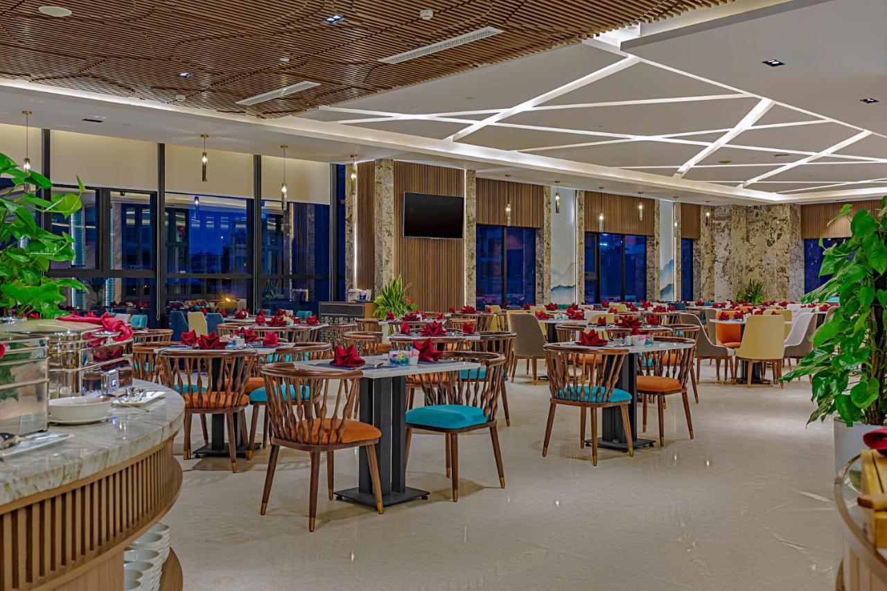 Peninsula Hotel Danang Екстер'єр фото