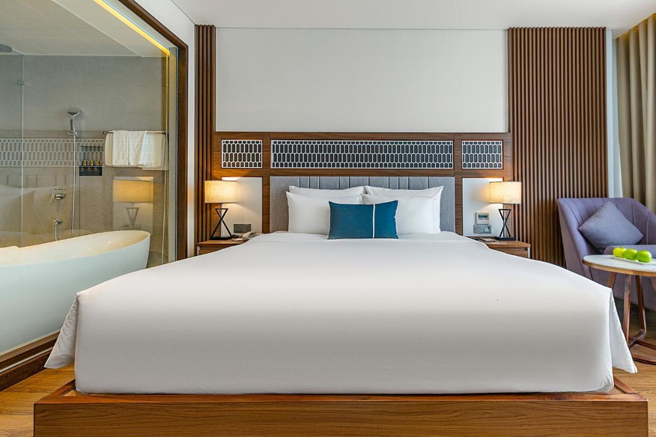 Peninsula Hotel Danang Екстер'єр фото