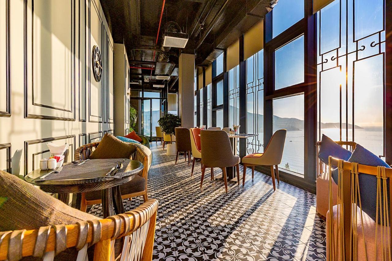 Peninsula Hotel Danang Екстер'єр фото