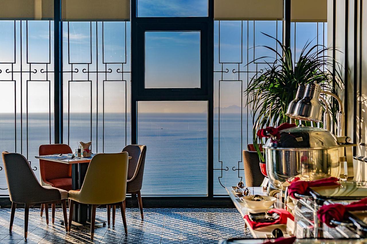Peninsula Hotel Danang Екстер'єр фото