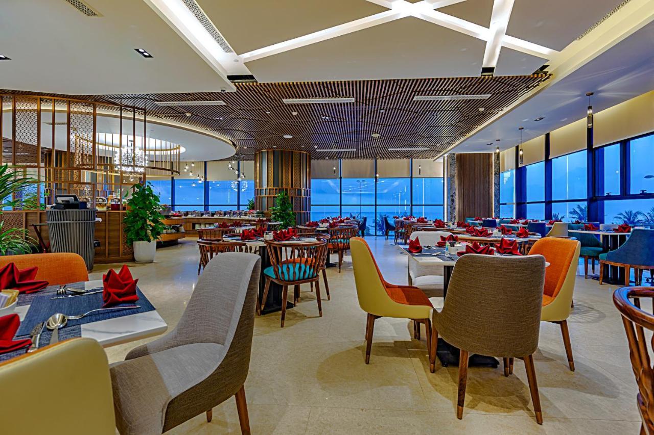Peninsula Hotel Danang Екстер'єр фото